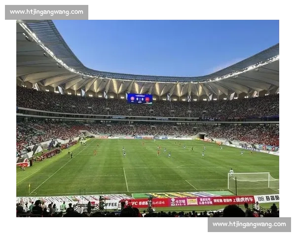 苏超单场 3 万观众破纪录！媒体人：看热闹正是足球魅力的起点